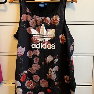 Floral Adidas Top // Size XL // 9/10 Condition